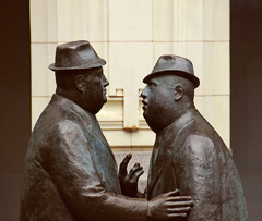 conversation-men-statue-240.jpg