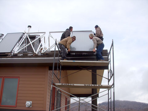 11-20-13-Installing-Solar-Heating-Panels7