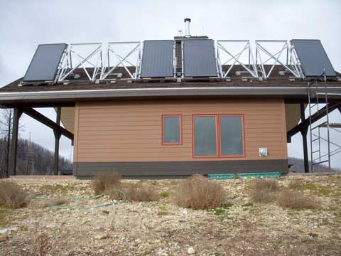 11-20-13-Installing-Solar-Heating-Panels8