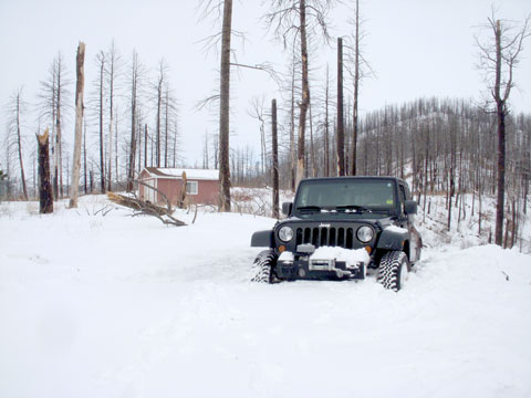 12-27-15-Jeep-in-Snow